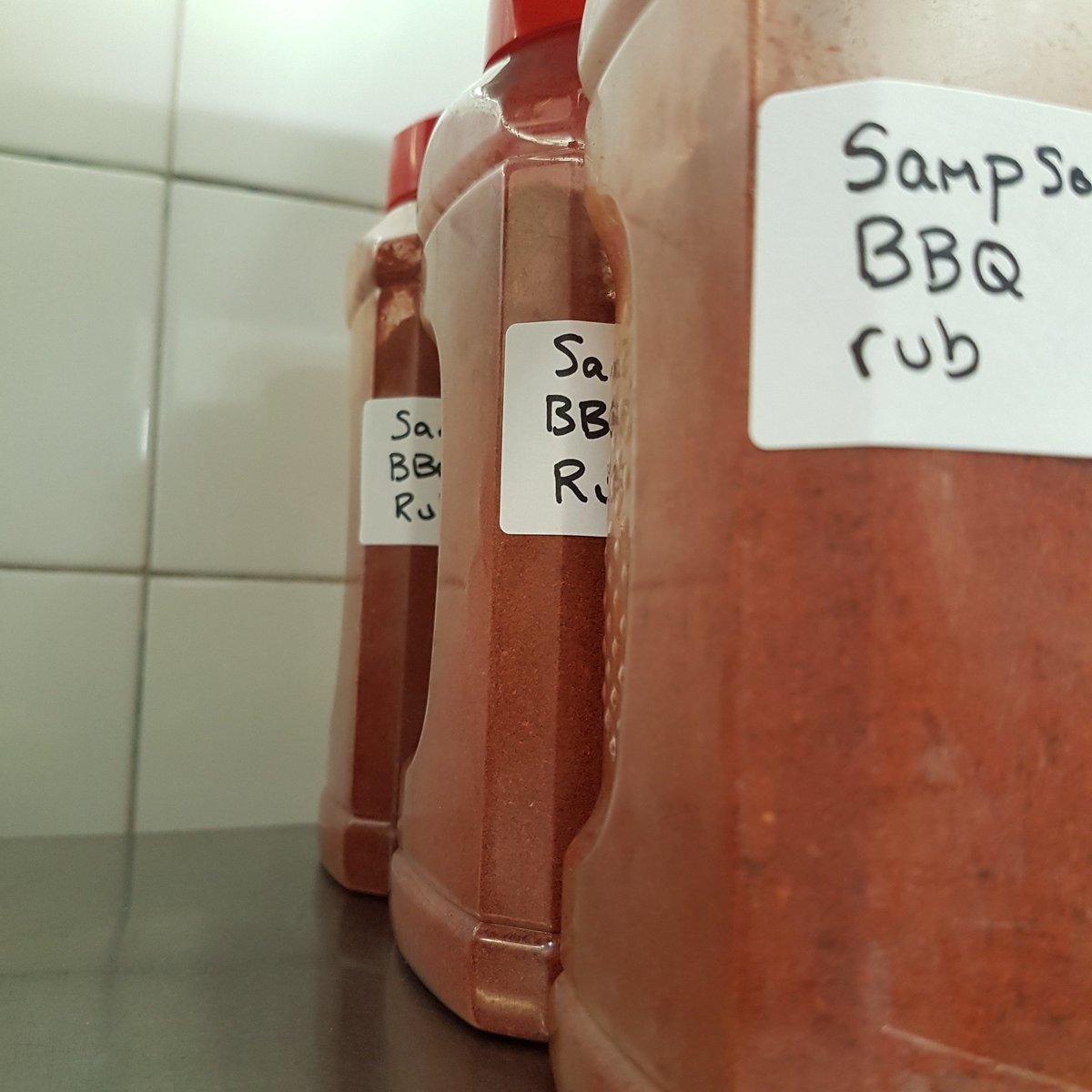 sampsons_carl's tweet photo. Got bbq rub? We have ribs that are less than an hour from being done. First come fist served. Only 6 racks. #lowandslow #notjustbeef #food https://t.co/Ok3weGdG6r