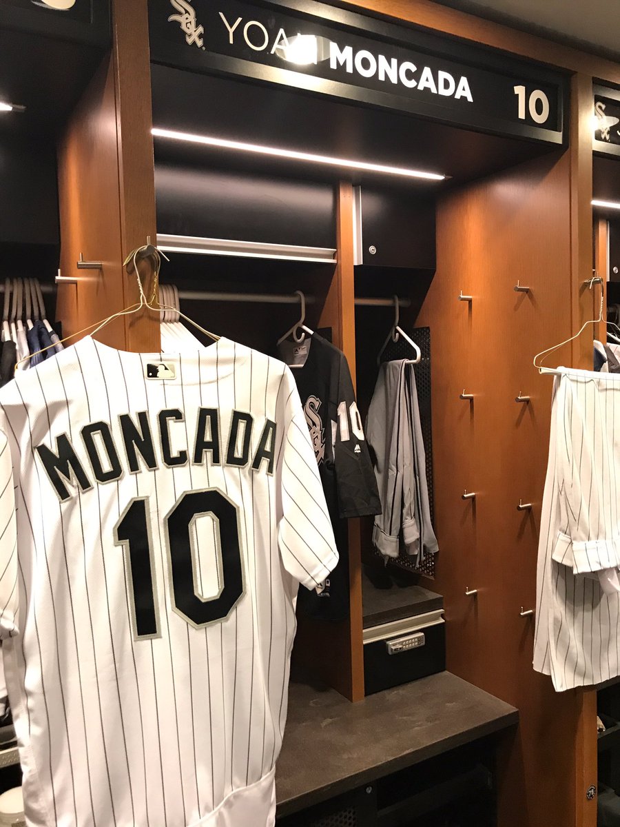 whitesox's tweet photo. Go time. 

#MoncadaDay https://t.co/1iwRyNvWwL