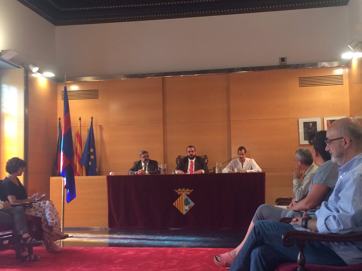 lessantesmataro's tweet photo. .@dvilarrubias disserta sobre la funció de les campanes com a senyal de festa. Coneix molt bé l'exemple a #Mataró #lessantes #lestrena https://t.co/QkD3HBjdzX