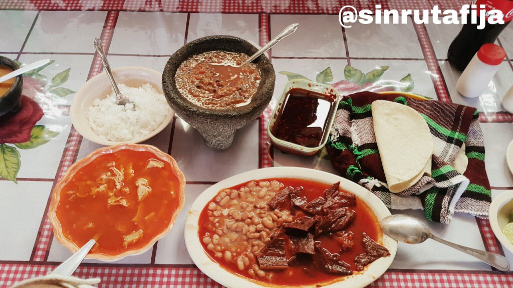 Siempre es bueno #desayunar muy rico y que mejor un #platillo  #mexicano. #FelizMiercoles #sinrutafija