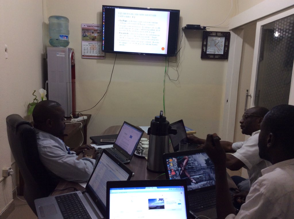 mandelfiouzzz88's tweet photo. Suite formation sur l'administration du site web du #CCNSC https://t.co/PWqjkFR8OK
