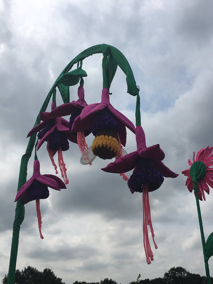 PrimaryWhirley's tweet photo. Whirley school did a brilliant job at Tatton! Very proud of our super gardening club! #RHSTatton #talentedgardeners #recyclingexperts https://t.co/y7rmz91LYz