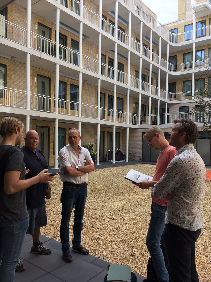 IantheMantingh's tweet photo. Wat n toffe dag, met @onsdoelleiden op excursie langs een vijftal hoven in #Amsterdam, ter toetsing en inspiratie. Samen op! https://t.co/a8TU9WKKTp