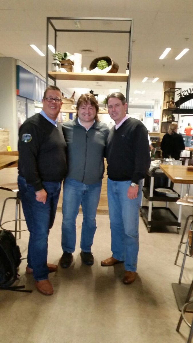 greatdaysgolf's tweet photo. @RichieR40067446 meeting up with #Celebs @generation_golf @Richard30035915 Driving Team GG onwards & upwards for #Golf 4U #DealsDirect https://t.co/i0KJKICaJT