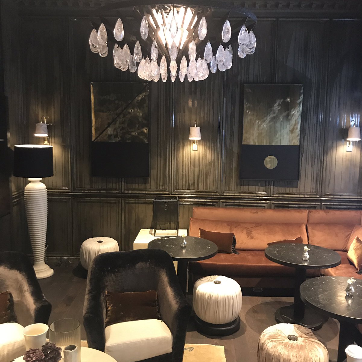 jarnayharris's tweet photo. โจTotally adorned + enthralled by the interiors at @TheTalbottHotel. Thanks for taking care! #enthrallingvibes #enthrallingviews #imc462 https://t.co/ROlIcySrnb