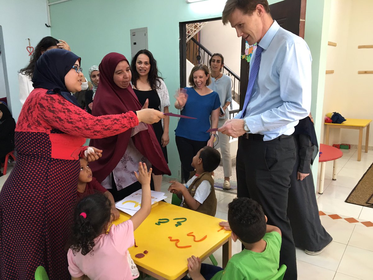 UKinEgypt's tweet photo. مبدعين مصريين ينفذون أفكار مبتكرة لتطوير التعليم: 42000 طالب وطالبة  يستفيدون من برامج مؤسسة علمني لتطوير المدرسين https://t.co/Si8TmrhCKL https://t.co/EtVjPsZVRE