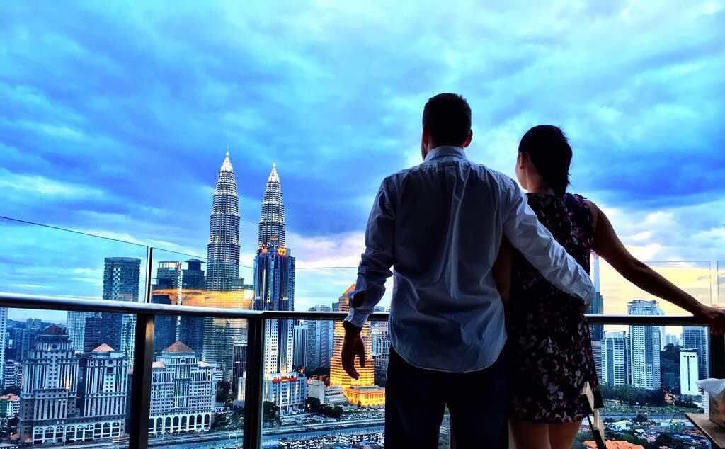 natasyanoordin's tweet photo. Looking for a cosy home away from home during your stay in #kuala lumpur? #affordable #klccview #airbnb Click https://t.co/zkFVEE8MiE 😀 https://t.co/Yx6kwKg2Cz