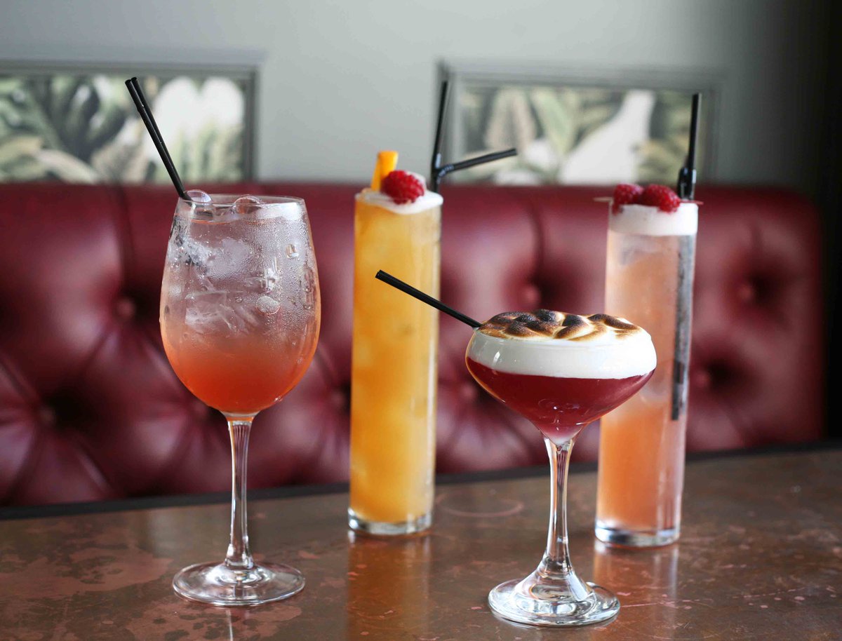 LMArms's tweet image. Anyone else ready for the weekend? Join us for a cocktail! (or two😍⭐️🥂💃🏻👌🏻) #ThirstyThursday