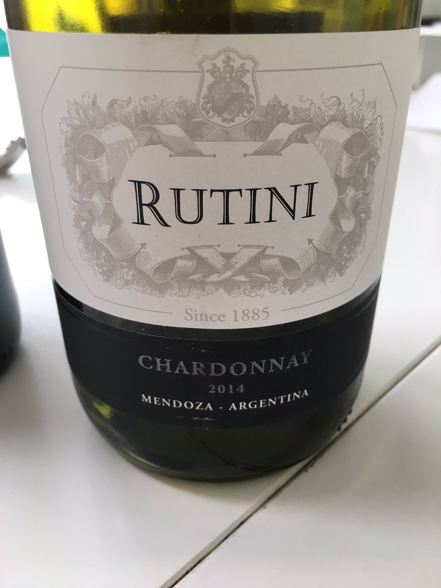 wijzewijn's tweet photo. #chardonnay from hot regions can be 'heavy' but this one has a lot of 'minerality' to counter. Great #wine from @worldwinesweb #rutini https://t.co/IyEVOx3hTg