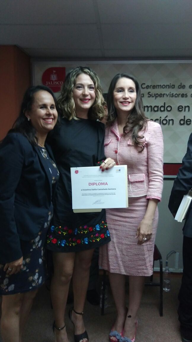 dalilacs4's tweet photo. Agradezco a las Autoridades educativas la actualización a Supervisores para hacernos más profesionales pero mejores personas. #Z75 ❤ https://t.co/PX2T5bWGpD