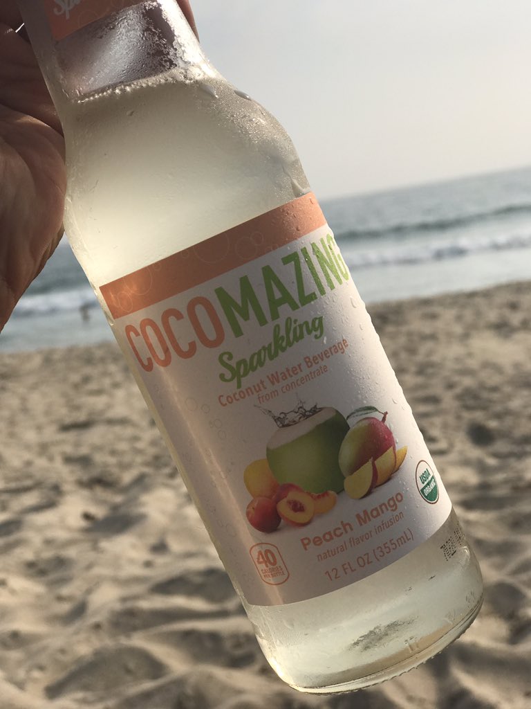 drinkcocomazing's tweet photo. Beach weather calls for a beach drink! 🏖️ #sipthezing
📷@marlsxoxo https://t.co/1vLJz7FbnH