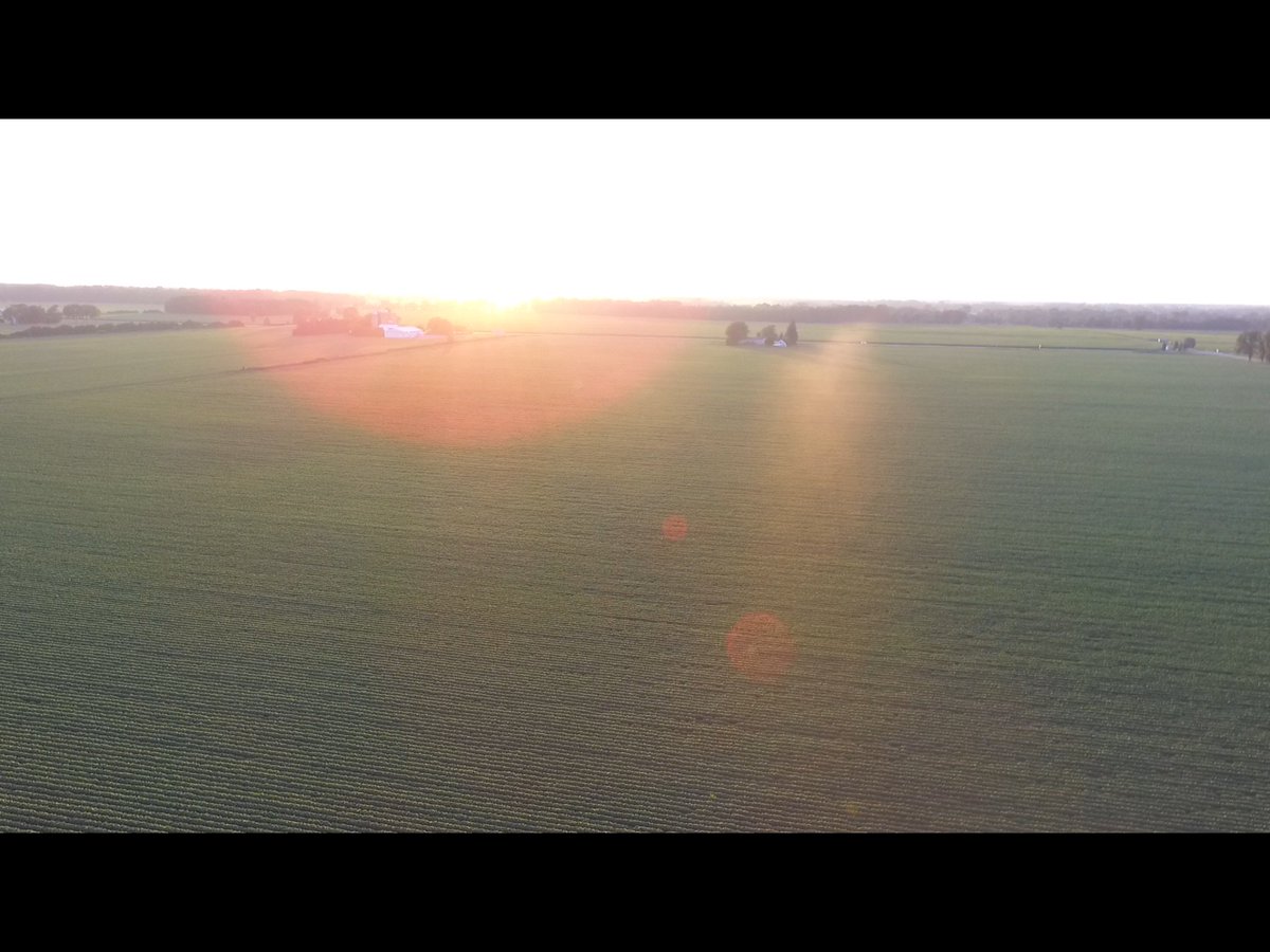#Inversion drone video with <a href="/_hopelong/">Hope Long</a>. Smoke used to show lateral air movement during an #Inversion. Smoke visible for 1.7km, wind 2-3km/h