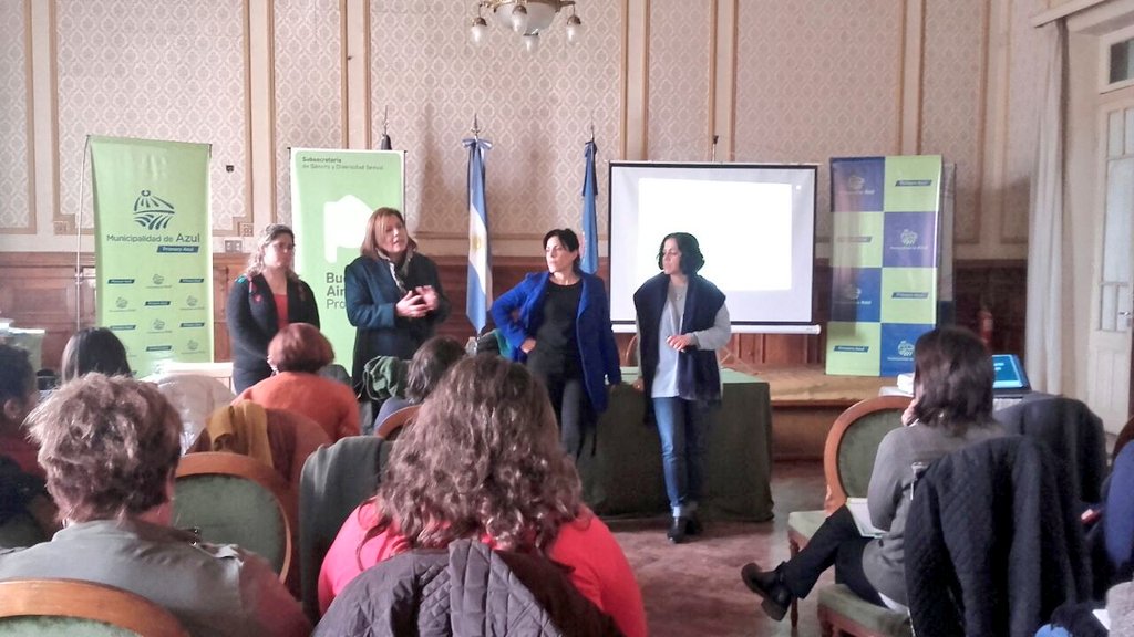 MinMujeresPBA's tweet photo. #Azul #EncuentroRegional #Capacitación  #AbordajeeIntervenciones en los #HogaresDeProtecciónIntegral #HPI @ComunicAzul https://t.co/7eKsYwNDAD