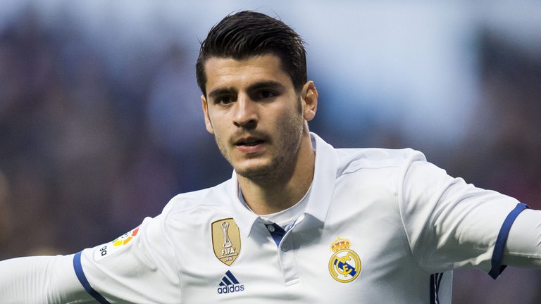 SkySportsPL's tweet photo. 🚨 TRANSFER CENTRE 🚨

Man City near £30m Danilo deal 🇧🇷🇧🇷
Chelsea make big Morata move 🇪🇸🇪🇸

Latest here: https://t.co/x2IriiCrtC https://t.co/drvBVwtKbn