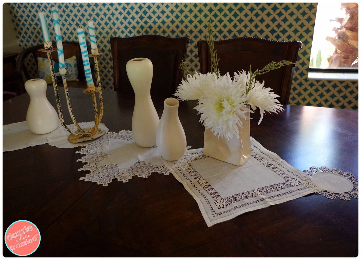 arizonacraftmom's tweet photo. Use #vintage napkins https://t.co/VdiB0w2Rlh to make a no sew table runner. #nosewprojects https://t.co/Kzs7S6j9K9