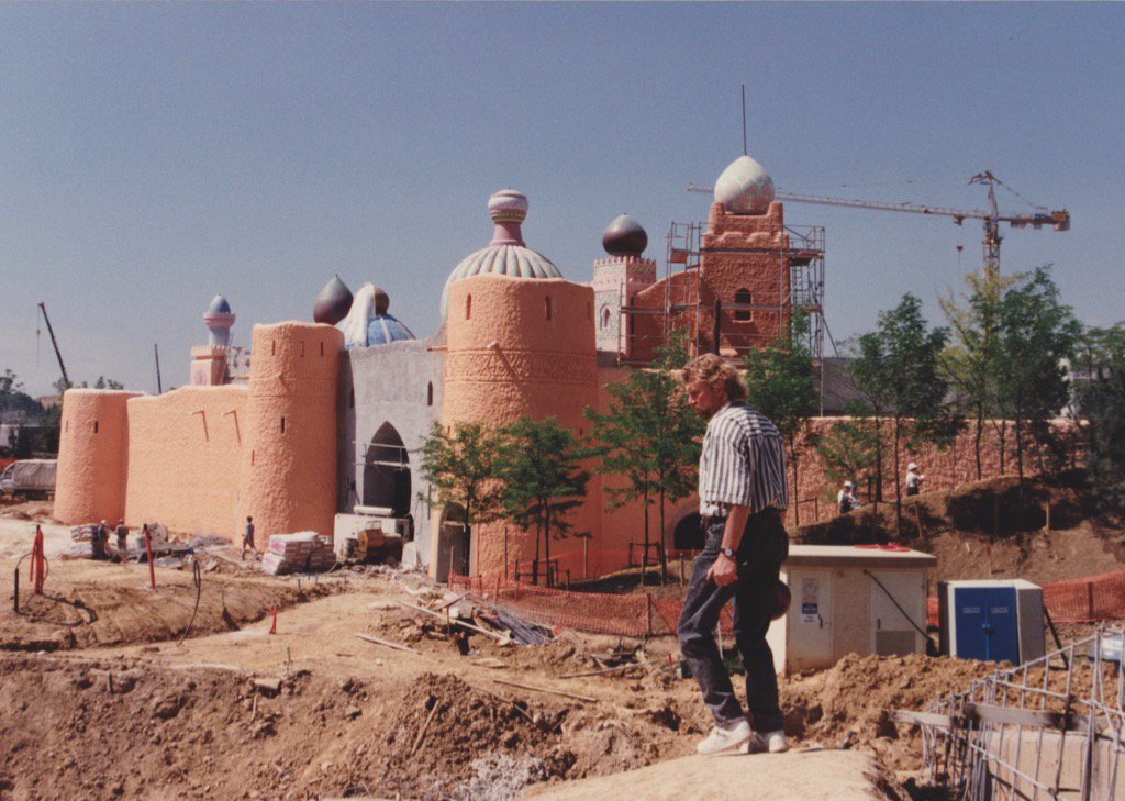 ThunderideBTM's tweet photo. Que voyait-on en 1991 depuis les buttes du château? Photo de Tom Morris #dlp25 #disneylandparis https://t.co/qHC5FNiJQL