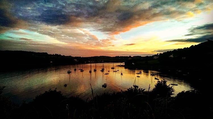hellocork_'s tweet photo. When the sky in Glandore, West Cork is like a painting ✨ thanks to #dennyjryan #hellocork_ #cork #westcork https://t.co/OOiR5gdXhX