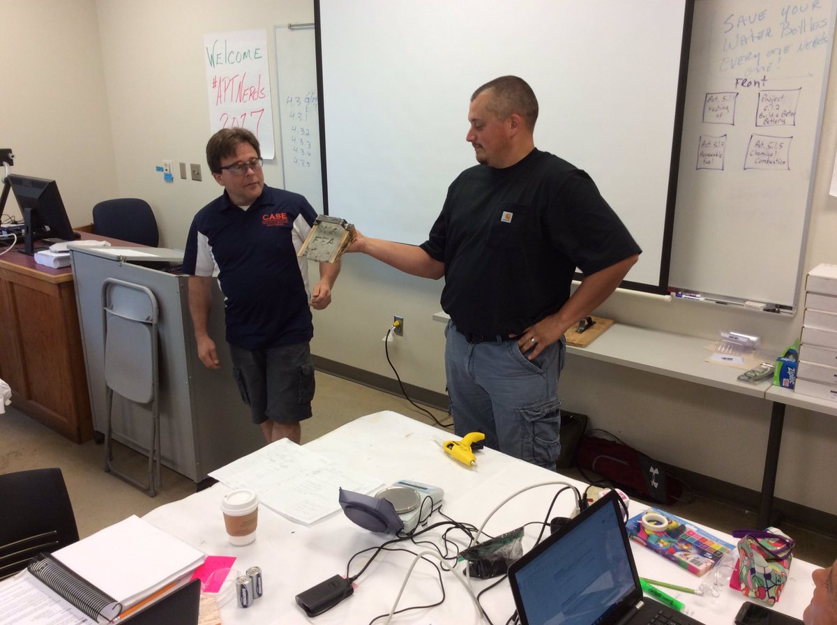 meyermar51's tweet photo. Doorstop design competition is intense at Arkansas Tech APT. Who will have the winning design? @ATUAgri @drrbowen @case4learning #APTNerds https://t.co/vUpixzWZ5Q