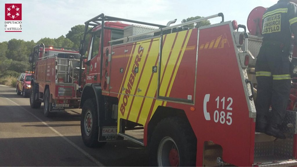 Imágenes bomberos CPBC <a href="/dipcas/">Diputació de Castelló</a> y Avión AT anfibio Charly 55 <a href="/GVA112/">Emergències 112CV</a>  en extinción #IFCerveraDelMaestre . Evolución positiva.
