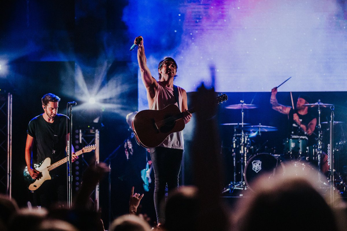 AllTimeLow's tweet photo. Thank you, St. Louis!
📷: @mattvogelphoto https://t.co/jSy1mAkk2z