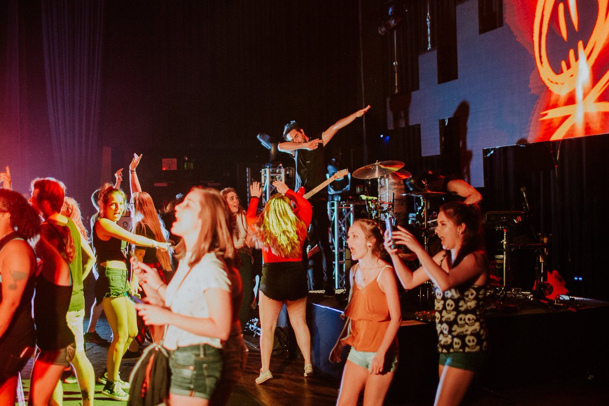 AllTimeLow's tweet photo. Thank you, St. Louis!
📷: @mattvogelphoto https://t.co/jSy1mAkk2z