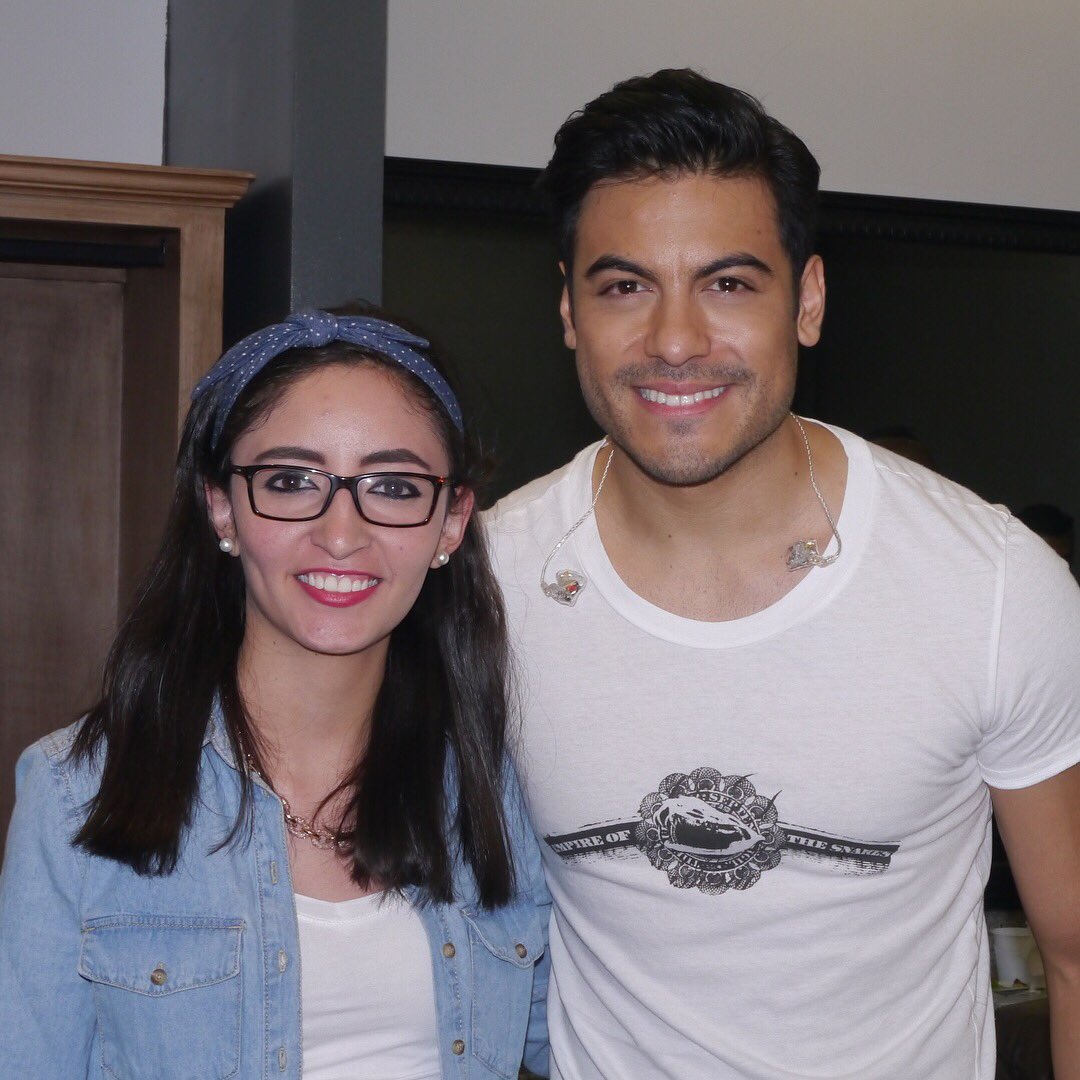 kasspr27's tweet photo. Sueño hecho realidad. Por fin lo pude conocer y fue una de las mejores experiencias 😍👌🏻#xvañosderespeto Gracias @_CarlosRivera ❤ https://t.co/OBRGkjtVRE