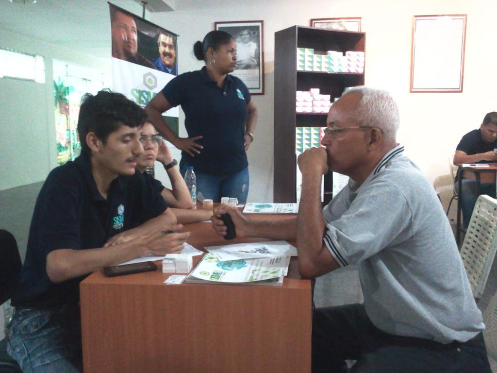 SISMEU_OFICIAL's tweet photo. Importante acotar que pacientes recibirán regularmente sus medicamentos para 3 meses de acuerdo a las patologías. https://t.co/7B8yNHDRHq
