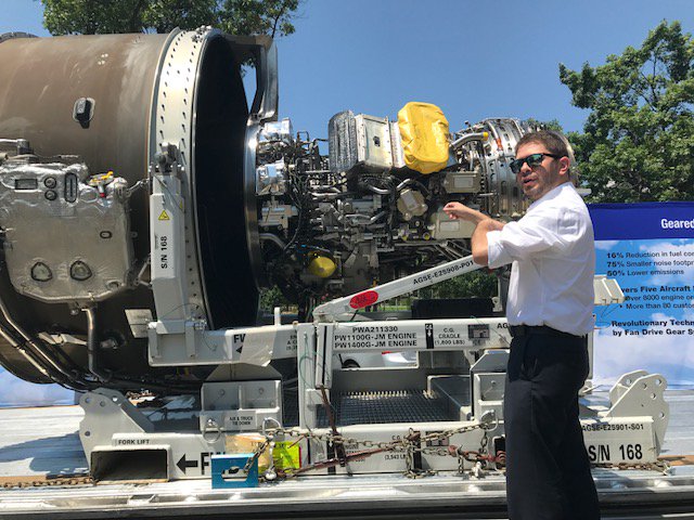SenRubenGallego's tweet photo. Stopped by to check out @prattandwhitney's sustainable (& quiet!) GTF engine - some is made in #Phoenix! #TheGreenEngine #UTCinAmerica https://t.co/KI8uCHa8TC