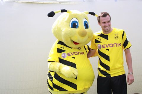 0610_mone's tweet photo. 19:09 Uhr Zeit für #EchteLiebe #BVB #blackandyellow #YNWA
Alles Gute zum Geburtstag Kevin! 🐟 #EinmalBorusse #ImmerBorusse 💛🐝💛 https://t.co/xiT9hEkhBU