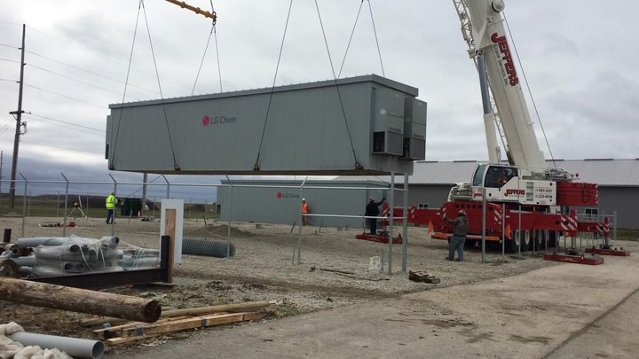 storage_ESA's tweet photo. How Giant Batteries Can Help Reduce Emissions @jburwen  #energystorage  https://t.co/Iy6R1chhGa https://t.co/qfOgt6I9rU