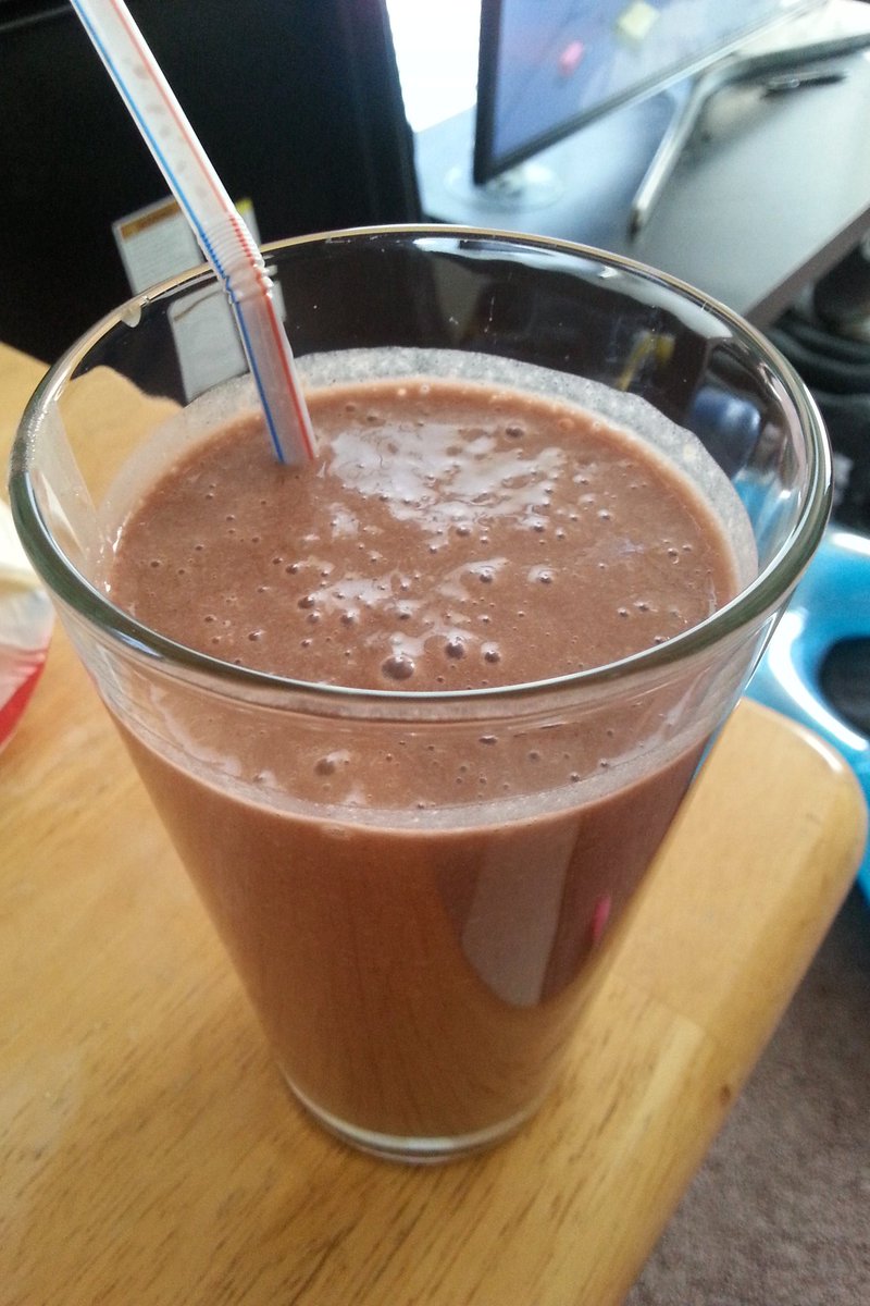 AyaLuvs's tweet photo. Starting this morning with a chocolate banana protein shake! .
.
.
.
.
.
.
.
.
.
#chocolate #shake #chocolateshake #banana #flaxseed https://t.co/MKoNm80VDD