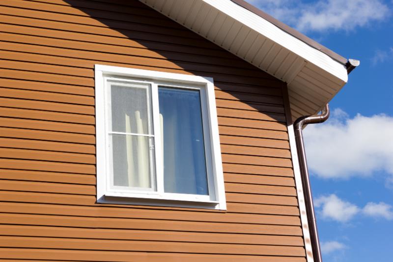 IMCCalgary's tweet photo. How to select the right siding https://t.co/OEBV3W25Xg https://t.co/RzhikmJUFT