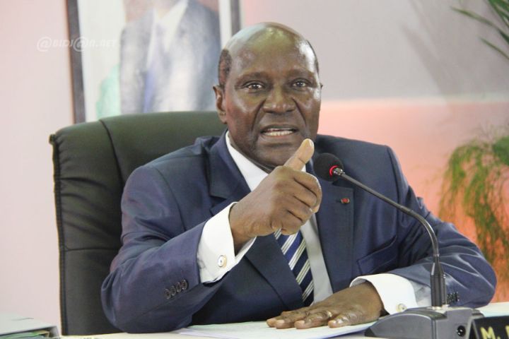 Le VP, un économiste avéré pouvait-il pas s'occuper du portefeuille de l'État ? Bon on dira que je suis pas un connaisseur.Cc @CheYennE_CIV