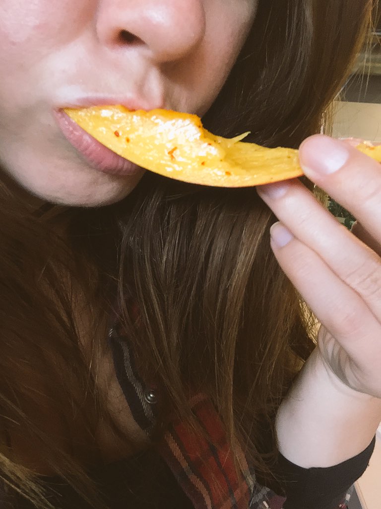 insideabbey's tweet image. Tajin + mangoes 👸🏻🙏🏼