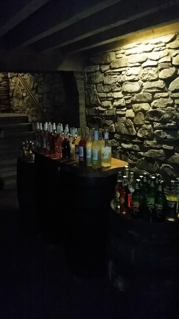 CraigFletcher7's tweet photo. Had a cider tasting session on a cider farm today. The question is could it convert me from lager 🤔..like fuck still taste like piss 💩👎✋💦 https://t.co/r5dhXgfAHz