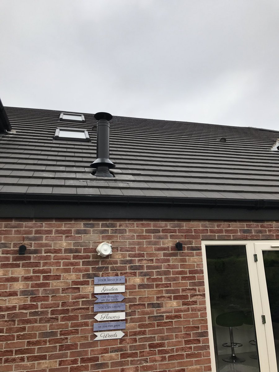 select_stoves's tweet image. Today's @ACRHeat Neo 1P stove &amp;amp; @MidthermFlue system. We absolutely loved this installation as did our customer. #selectstoves #barnsley