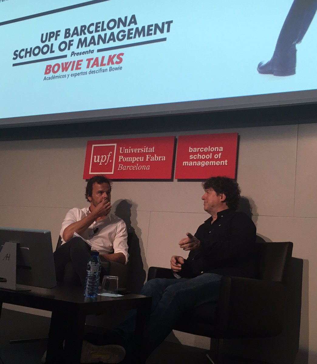 nikarius's tweet photo. Avui #BowieTalks amb el nostre expert en branding, Oriol Costa i amb Denis O'Regan, el fotògraf i amic de Bowie https://t.co/6cWx2peKg1