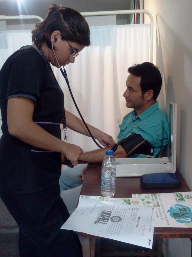 SISMEU_OFICIAL's tweet photo. Importante acotar que pacientes recibirán regularmente sus medicamentos para 3 meses de acuerdo a las patologías. https://t.co/7B8yNHDRHq