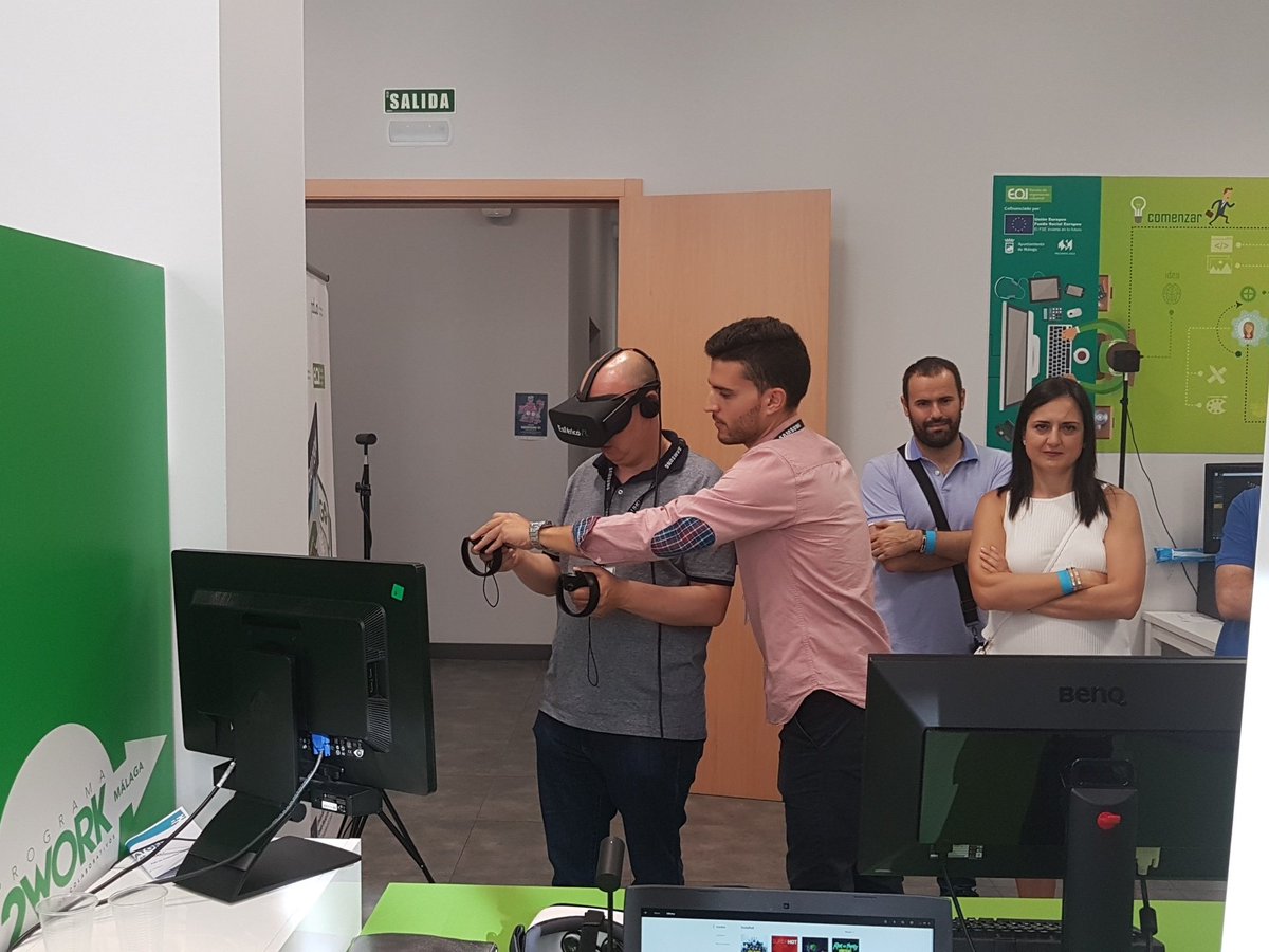 EsfericoVR's tweet photo. Nuestro CEO en plena demo #OVR17 https://t.co/oTSqLWaKEM
