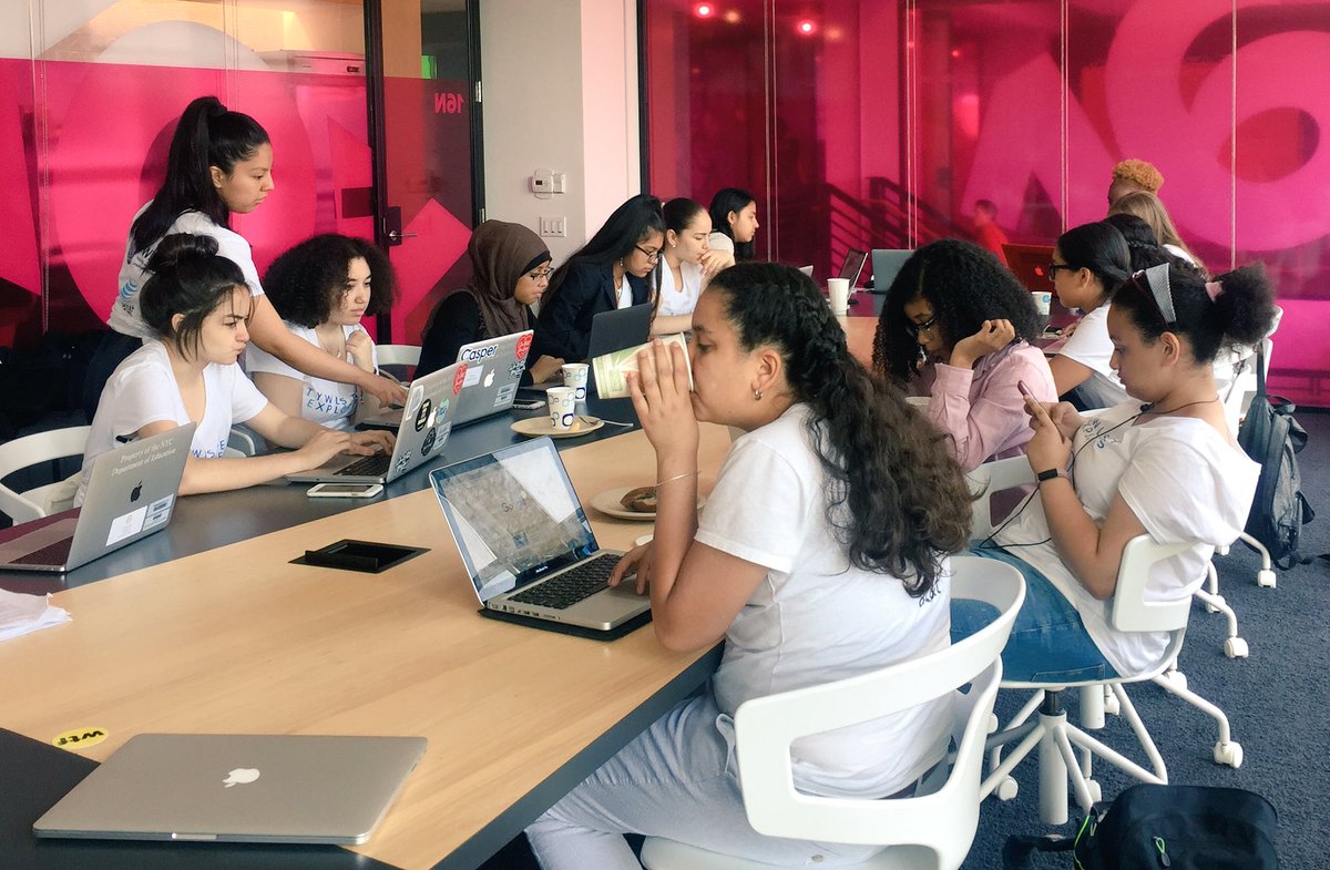 _TechExplorers_'s tweet image. We are half way through our program. Thank you @Buzzfeed for supporting us to create more prepared and successful women @YWLN1 @missachavs