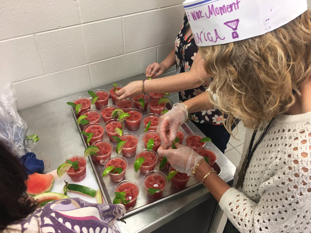 drbradoliver's tweet photo. #Passport2017 teachers prep their lunch & grow their teams. @TheSummit_FW #inedchat #edchat https://t.co/z08zIubfBF