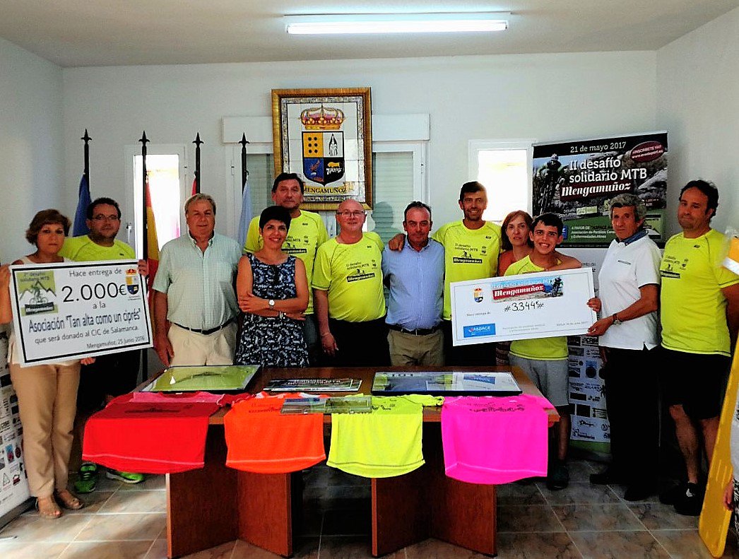 deportesavila's tweet photo. Mengamuñoz entrega a Aspace 3.344 euros recaudados en el Desafío Solidario MTB
https://t.co/bIMUDiC6tS
@dipuavila @Aspace_Avila https://t.co/Um8qR0Ky8V