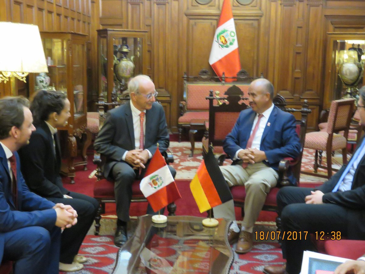 Armandovmap's tweet photo. En reunión con el #Diputado alemán Heimut Heidereich. Discutiendo acerca del desarrollo del capital humano para el desarrollo sostenible. https://t.co/jlzNpyhKIQ