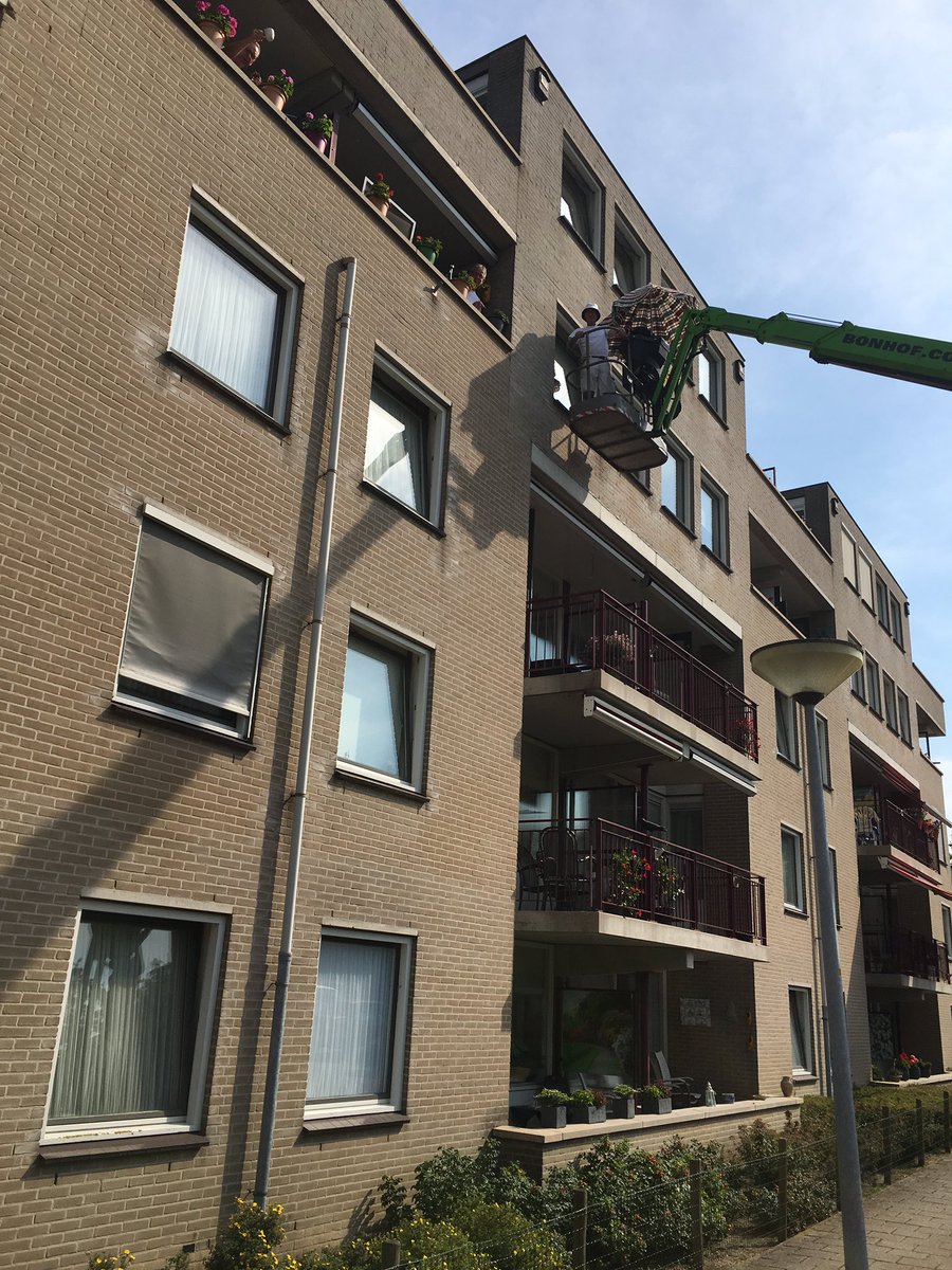 GLegters's tweet photo. Momenteel in uitvoering#afgeschermd schilderwerk#wageningen#verhoevenschilders https://t.co/9aue7LIZsa