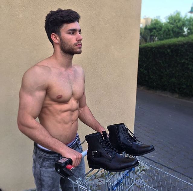 - ariel ben attar 
ig: arielbenattar
