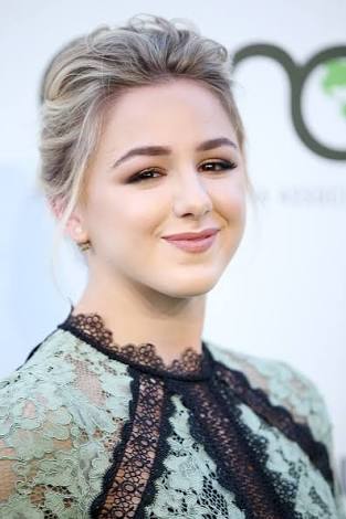 The_chayu_10's tweet photo. My fourth vote for #TeenChoice #ChoiceDancer goes to the beautiful @ChloeLukasiak https://t.co/JciEB22Y6b