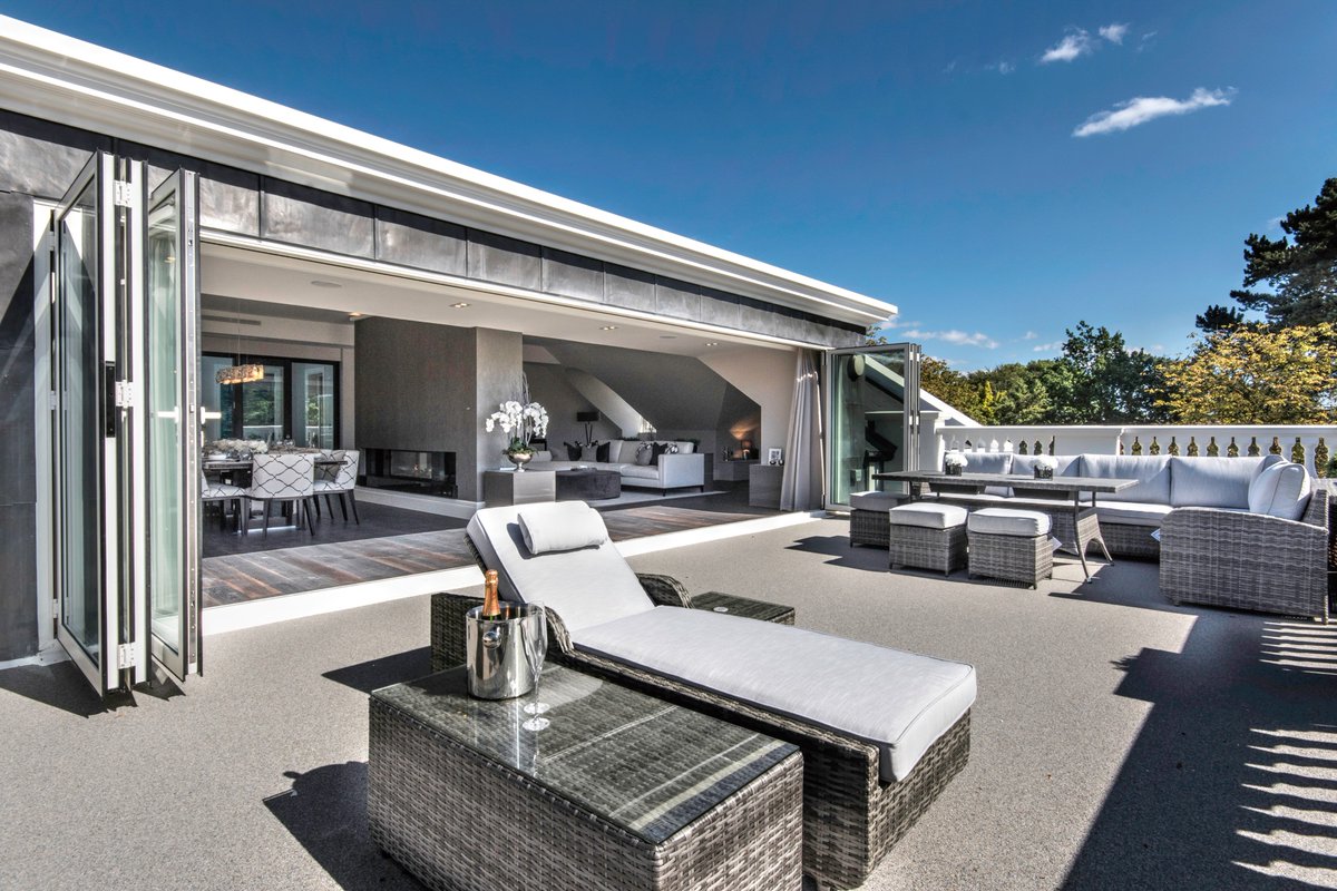 susiejonesphoto's tweet photo. Stunning apartment in Sunningdale... https://t.co/cgPfSMB0zi