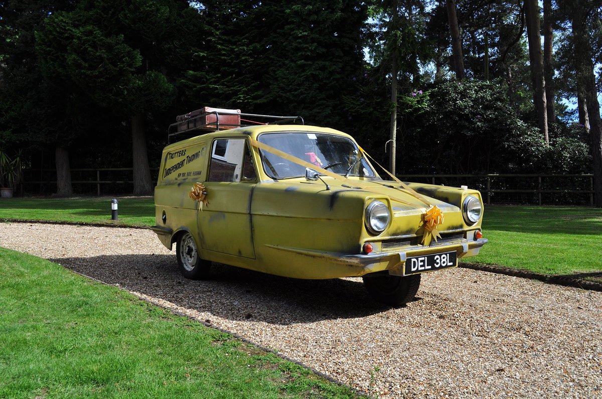 DorsetWedGuide's tweet image. Hireaclassiccar.com has a range of very iconic and memorable vehicles for events and weddings in Dorset! dorsetweddingguide.com/transport/Hire…