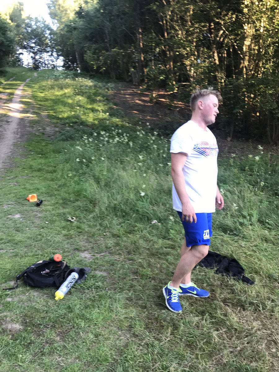 nilssonseb's tweet photo. Tredje bästa afterbeachen finns på Skällby enligt @MaskenJR https://t.co/Z165485pC0
