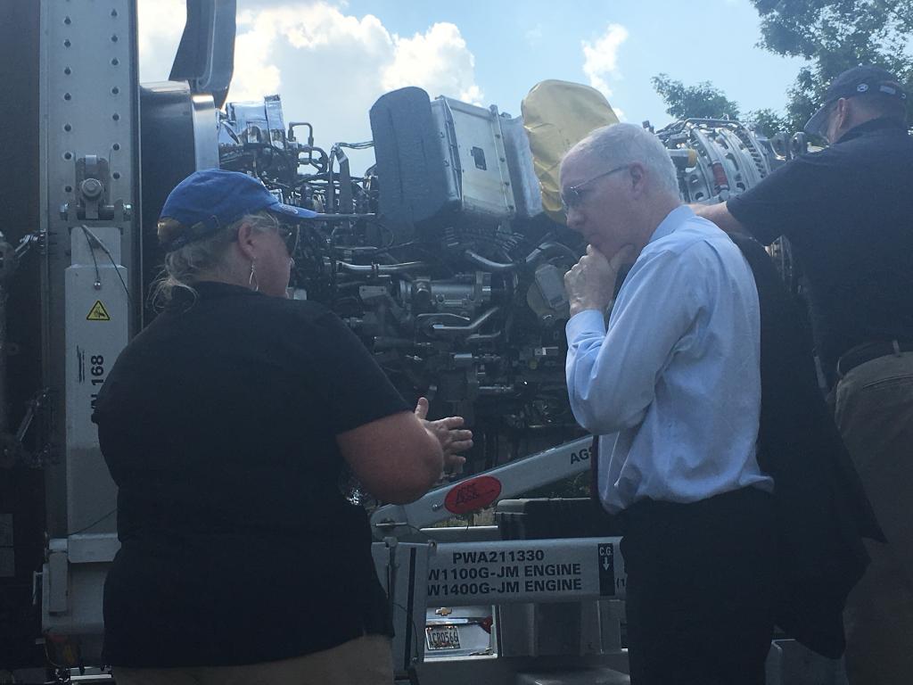 RTX_Policy's tweet photo. Congressman AND physicist @RepBillFoster hears about the science behind @prattandwhitney #TheGreenEngine 's enormous #sustainable benefits https://t.co/XvbaGLKAla